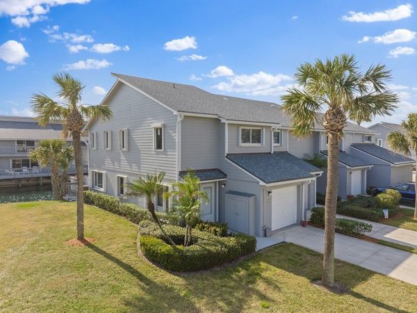 4949 N Highway A1a, Unit 61, Fort Pierce, FL 34949