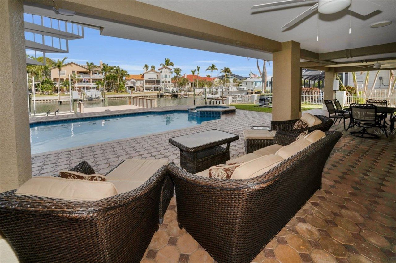 119 8th Street E, Tierra Verde, FL 33715 Photo