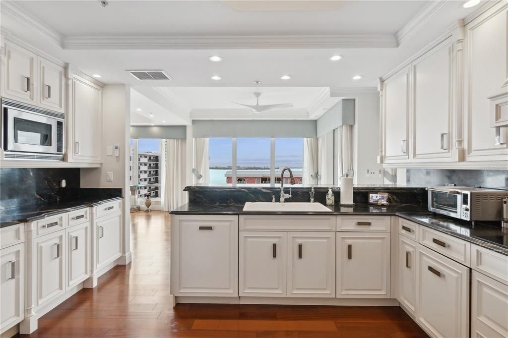 35 Watergate Drive, Unit 801, Sarasota, FL 34236 Photo