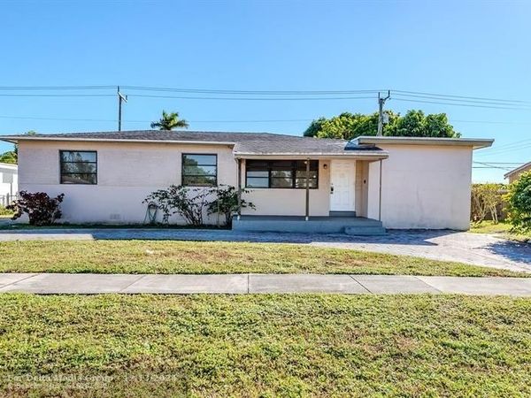 6732 SW 19th St, Miramar, FL 33023