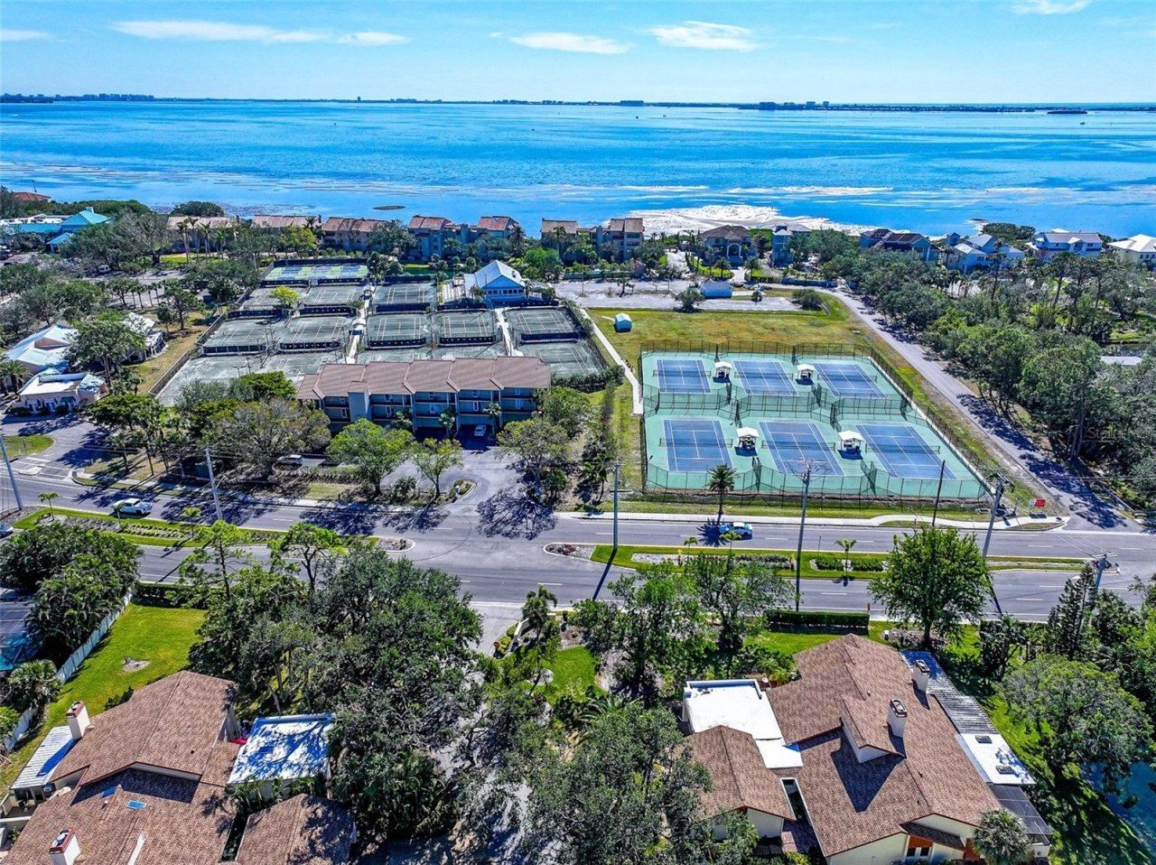 4511 Bay Club Drive, Bradenton, FL 34210 Photo