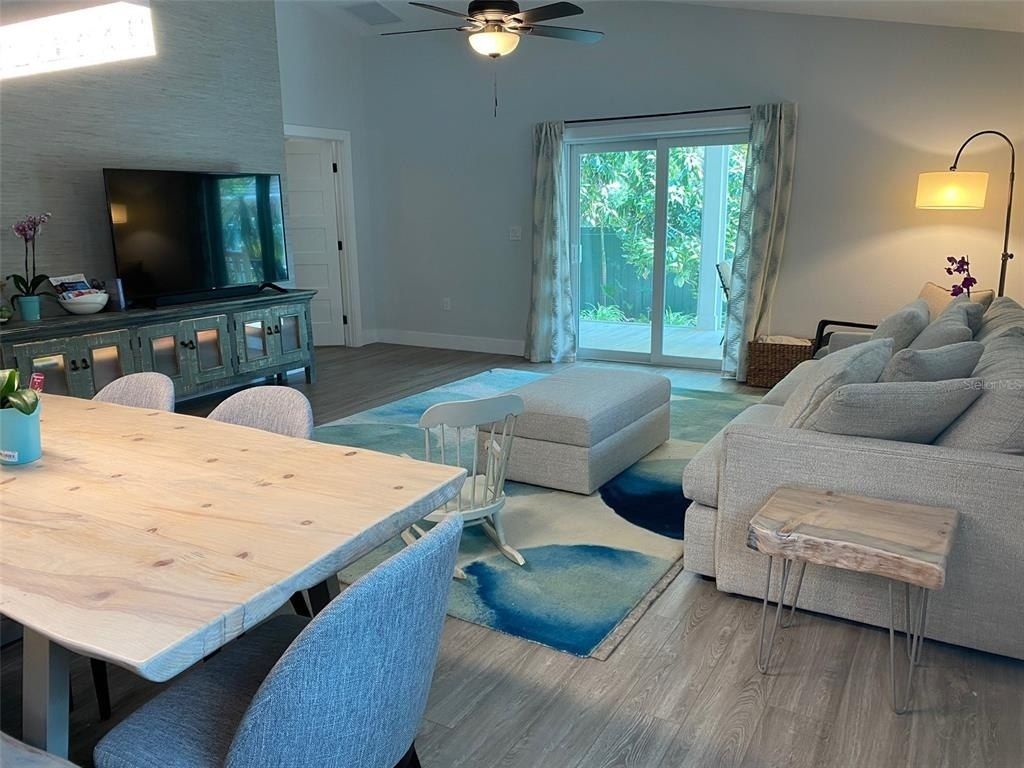 2933 Maiden Lane, Sarasota, FL 34231 Photo