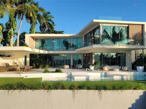 424 W Rivo Alto Dr, Miami Beach, FL 33139