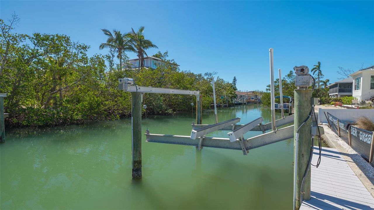 592 Juan Anasco Drive, Longboat Key, FL 34228 Photo