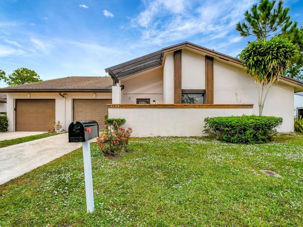 6107 Elsinore Circle, Greenacres, FL 33463