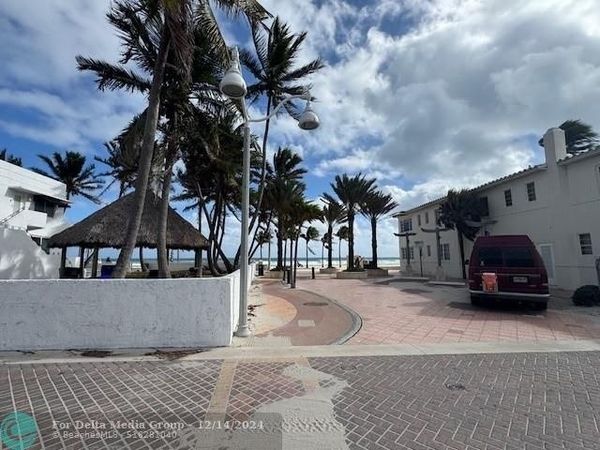 315 Mckinley Street, Hollywood, FL 33019