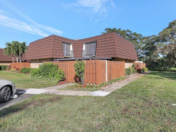 5852 SE Riverboat Drive, Unit 321, Stuart, FL 34997