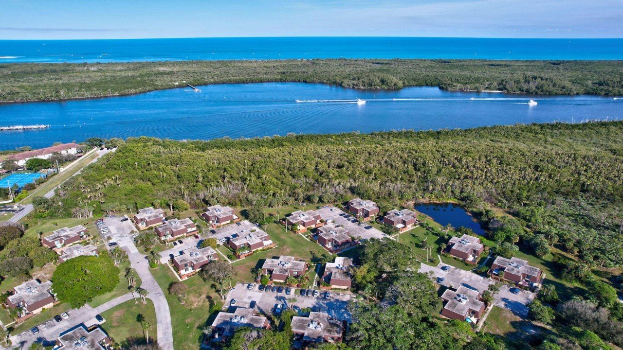 5852 SE Riverboat Drive, Unit 321, Stuart, FL 34997 Photo