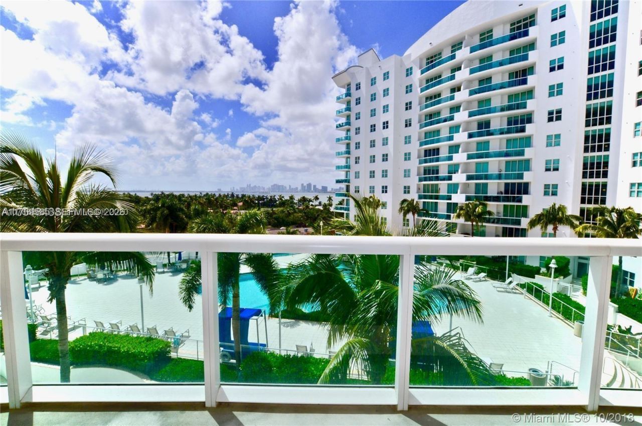 7900 Harbor Island Dr, Unit 806, North Bay Village, FL 33141 Photo
