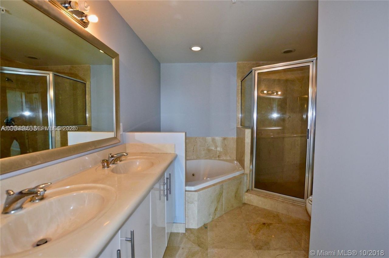 7900 Harbor Island Dr, Unit 806, North Bay Village, FL 33141 Photo