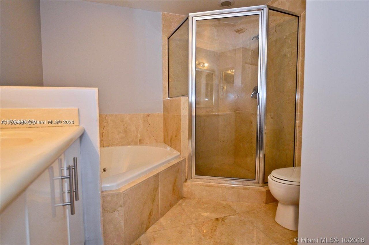 7900 Harbor Island Dr, Unit 806, North Bay Village, FL 33141 Photo