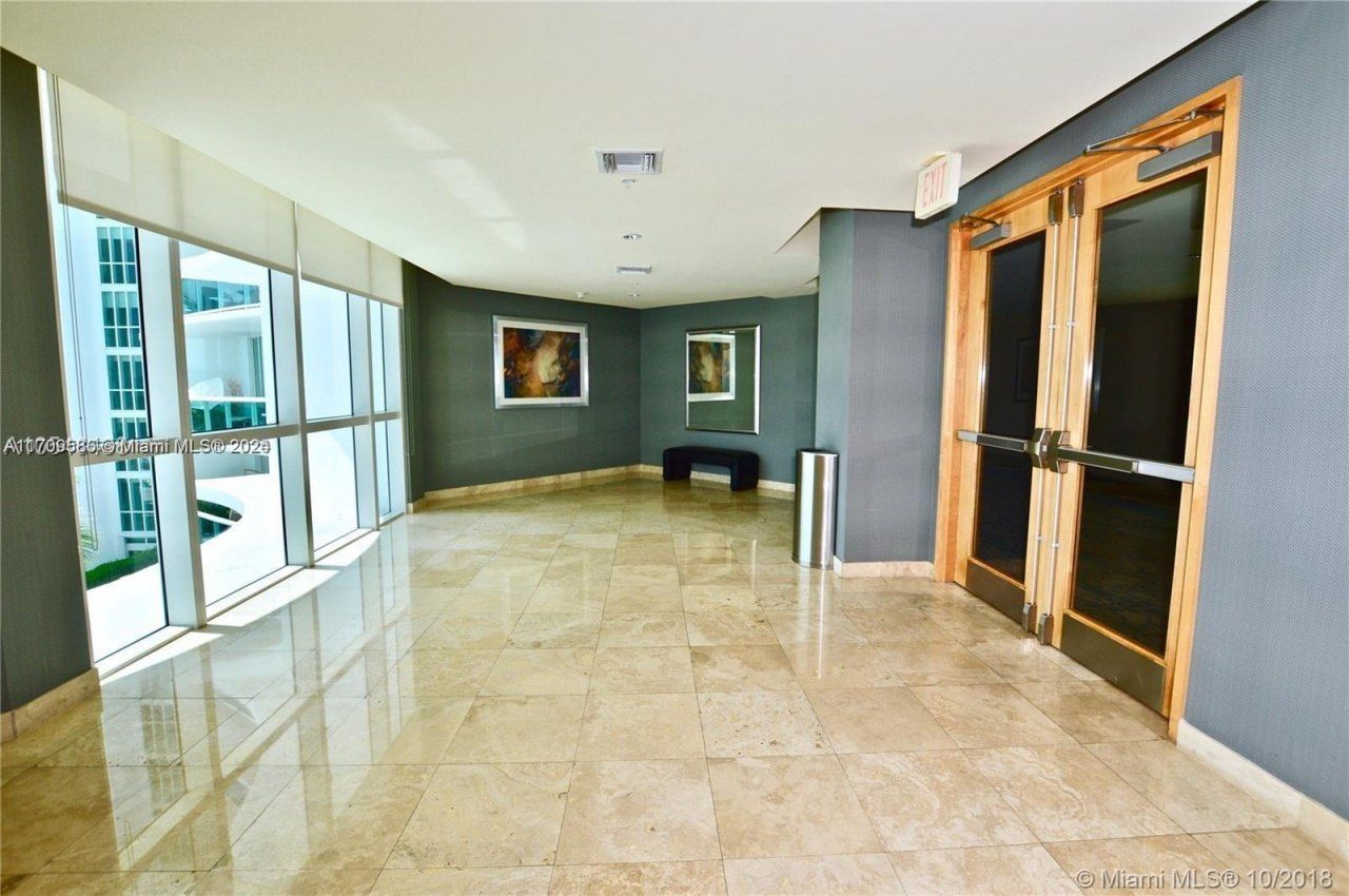 7900 Harbor Island Dr, Unit 806, North Bay Village, FL 33141 Photo