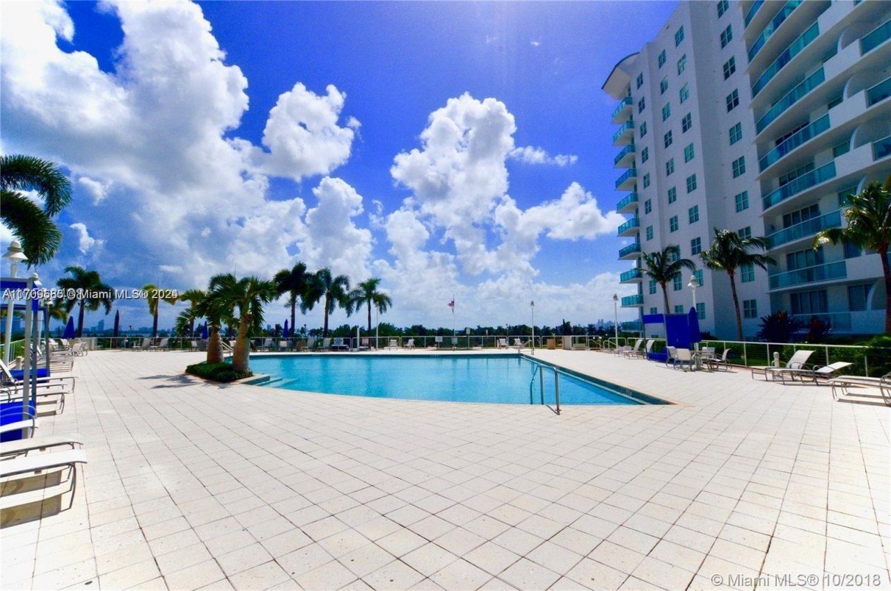 7900 Harbor Island Dr, Unit 806, North Bay Village, FL 33141 Photo
