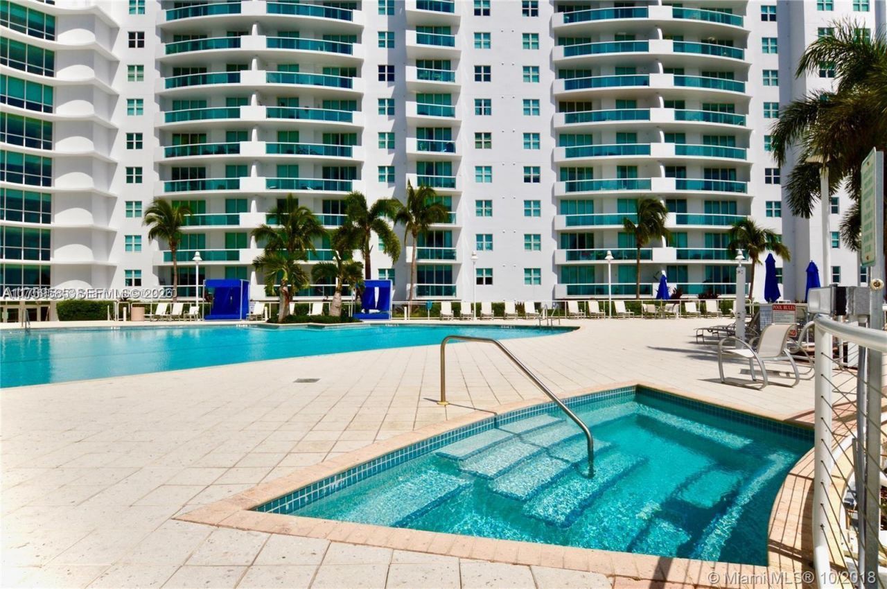7900 Harbor Island Dr, Unit 806, North Bay Village, FL 33141 Photo