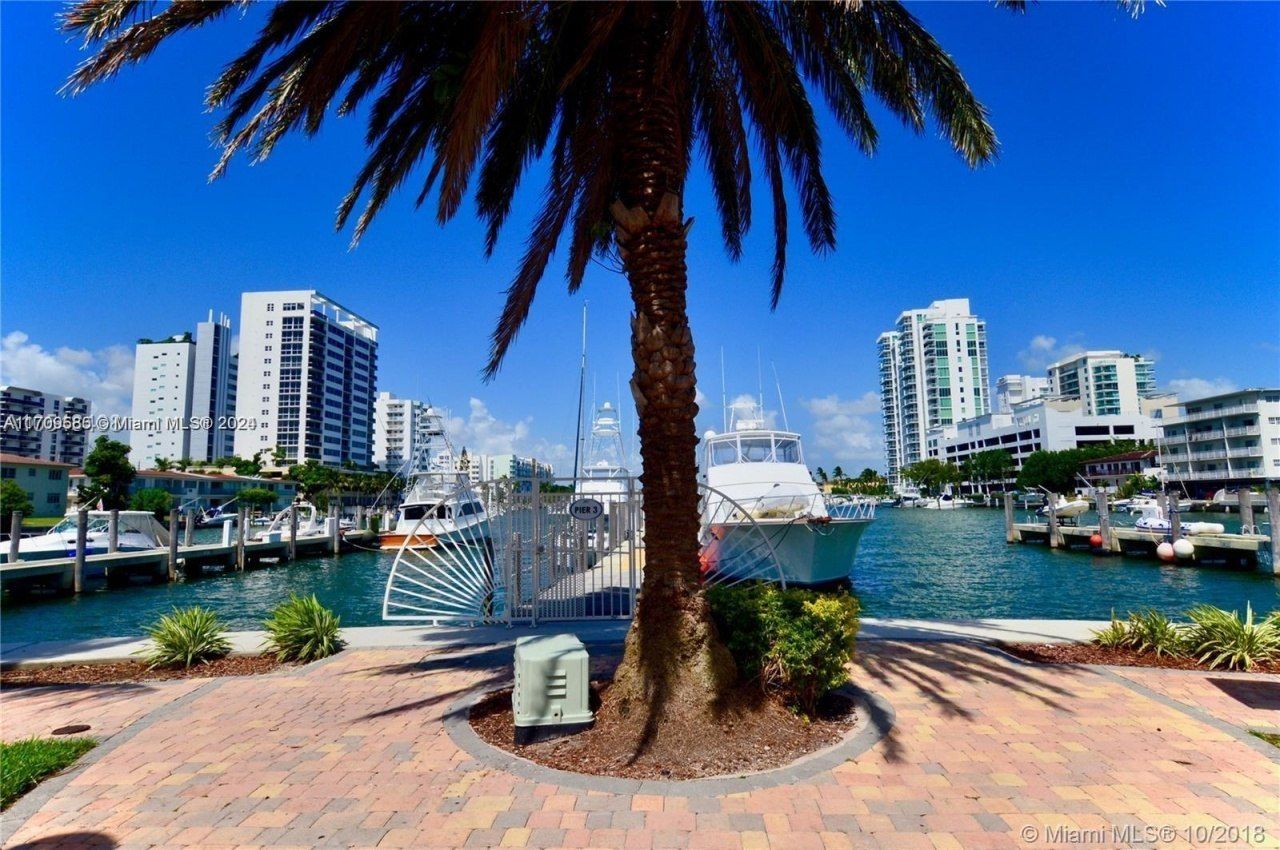 7900 Harbor Island Dr, Unit 806, North Bay Village, FL 33141 Photo