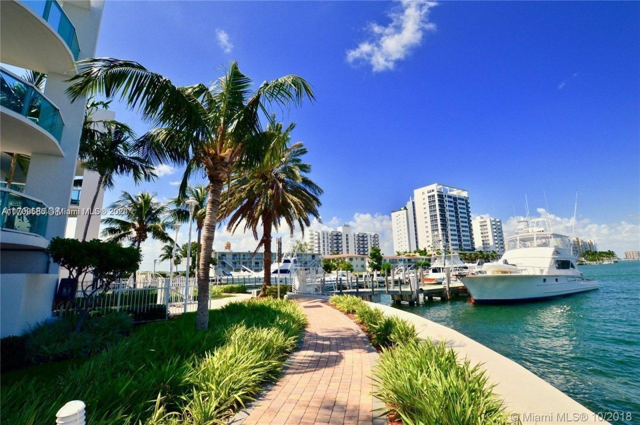 7900 Harbor Island Dr, Unit 806, North Bay Village, FL 33141 Photo