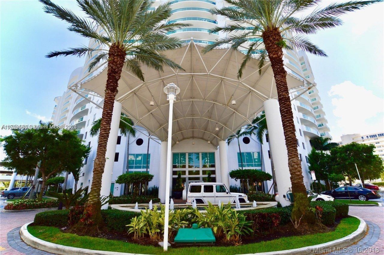 7900 Harbor Island Dr, Unit 806, North Bay Village, FL 33141 Photo