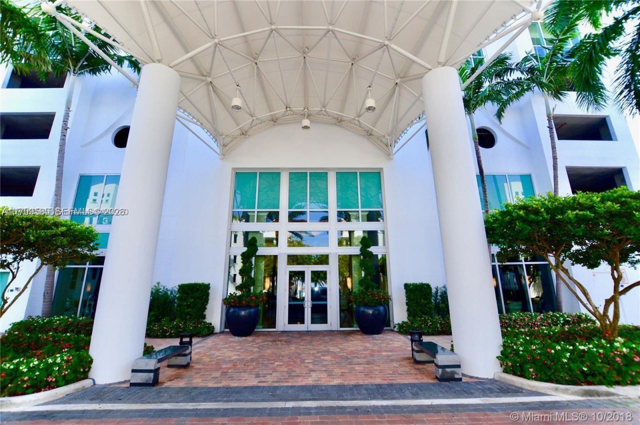 7900 Harbor Island Dr, Unit 806, North Bay Village, FL 33141 Photo