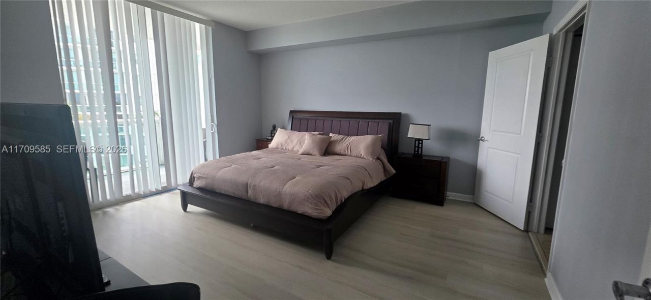 7900 Harbor Island Dr, Unit 806, North Bay Village, FL 33141 Photo