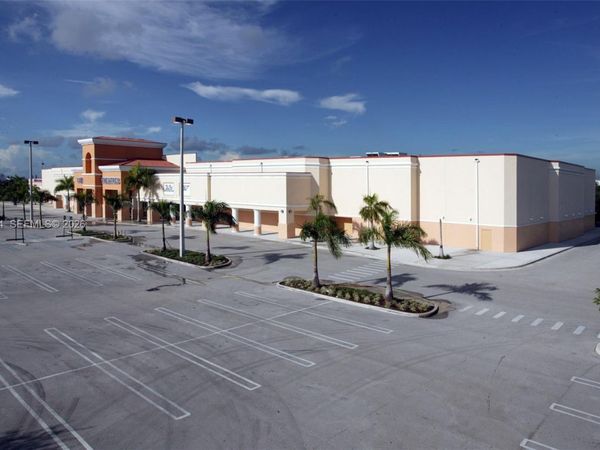 17355 NW 59th Ave, Hialeah, FL 33015