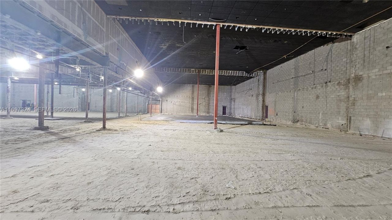 17355 NW 59th Ave, Hialeah, FL 33015 Photo