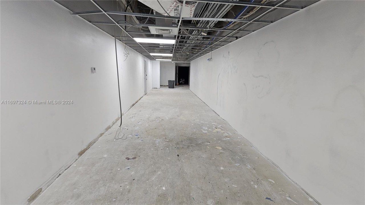 17355 NW 59th Ave, Hialeah, FL 33015 Photo