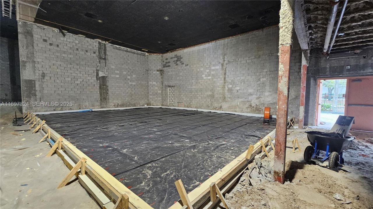 17355 NW 59th Ave, Hialeah, FL 33015 Photo