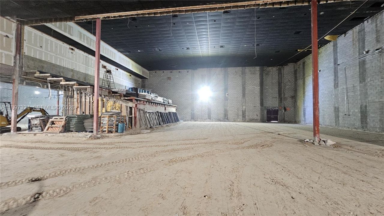 17355 NW 59th Ave, Hialeah, FL 33015 Photo