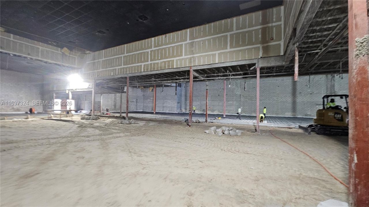 17355 NW 59th Ave, Hialeah, FL 33015 Photo