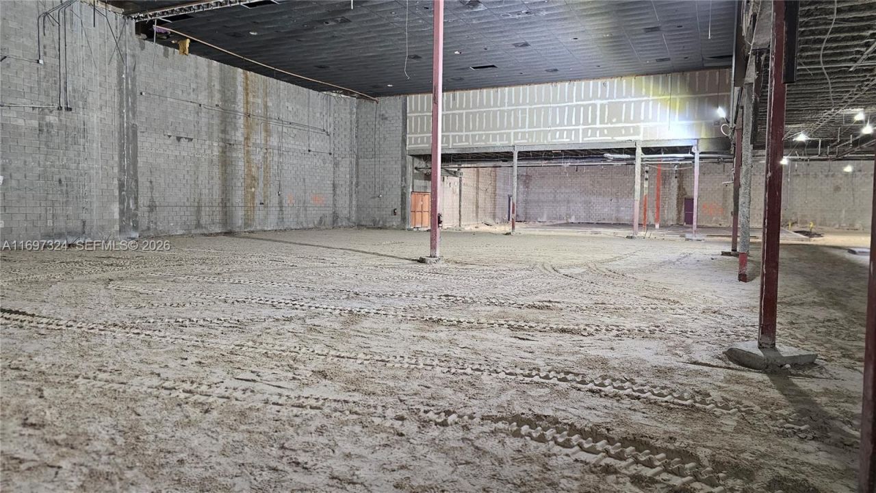 17355 NW 59th Ave, Hialeah, FL 33015 Photo