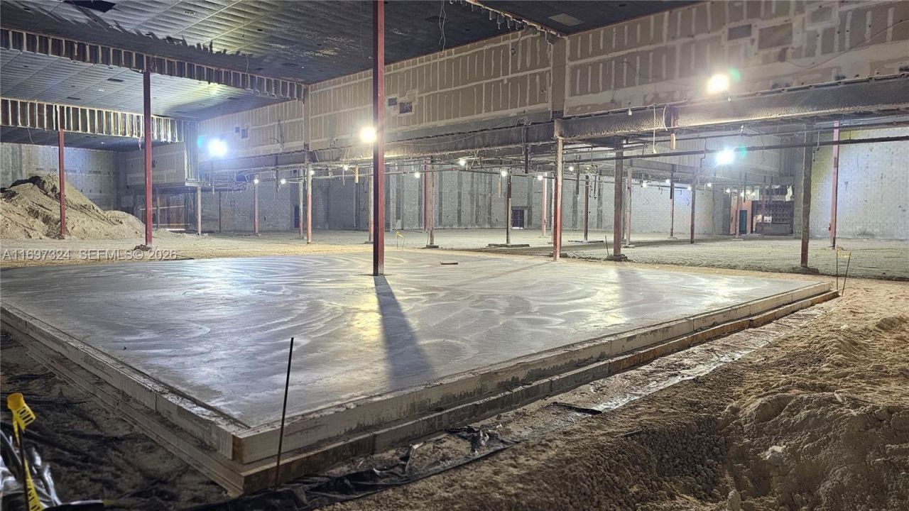 17355 NW 59th Ave, Hialeah, FL 33015 Photo