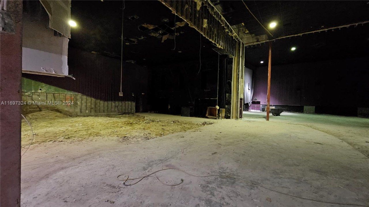 17355 NW 59th Ave, Hialeah, FL 33015 Photo