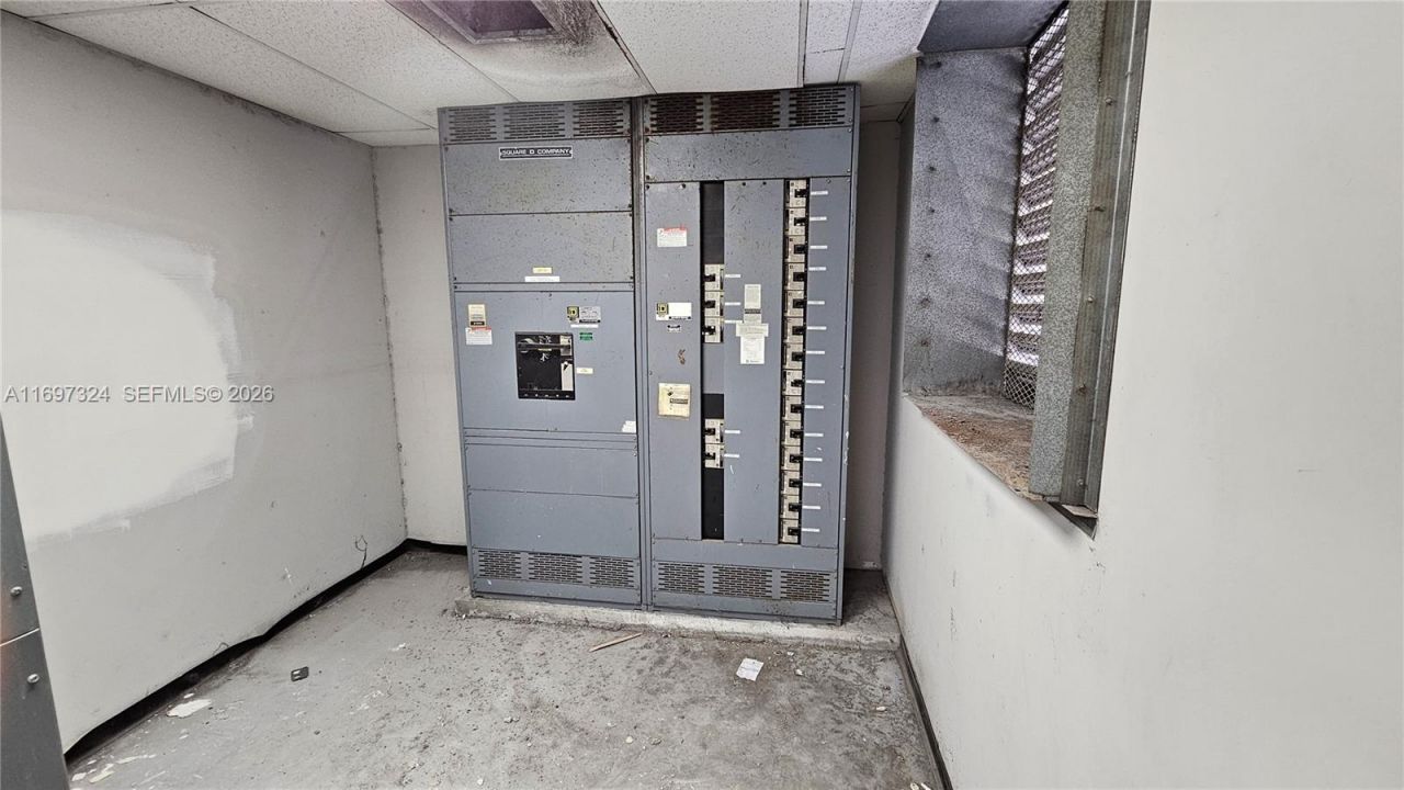 17355 NW 59th Ave, Hialeah, FL 33015 Photo