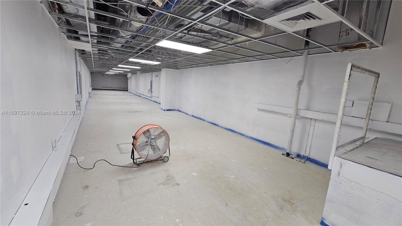 17355 NW 59th Ave, Hialeah, FL 33015 Photo