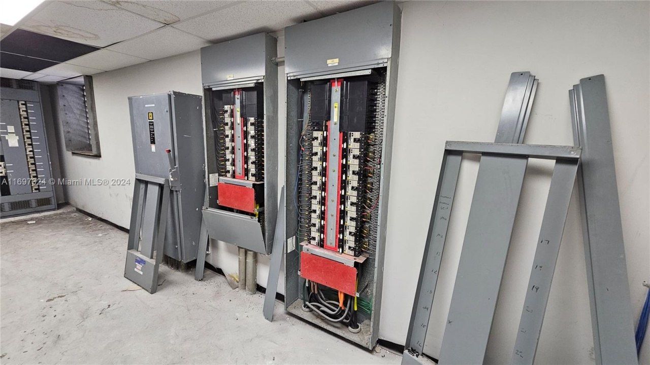 17355 NW 59th Ave, Hialeah, FL 33015 Photo