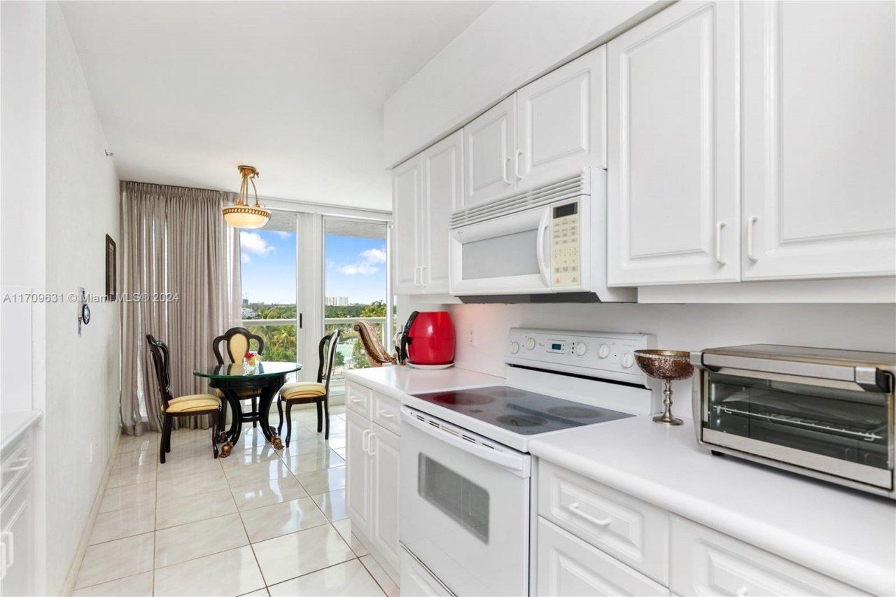 16400 Collins Ave, Unit 745, Sunny Isles Beach, FL 33160 Photo