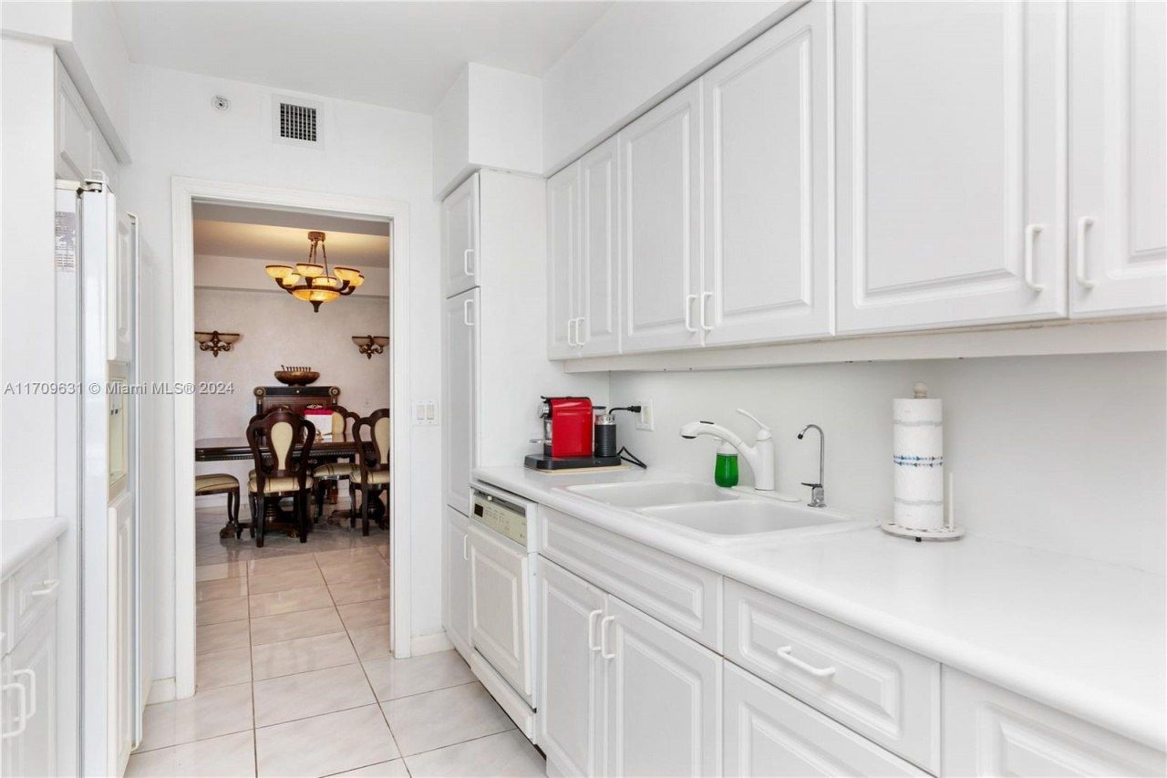 16400 Collins Ave, Unit 745, Sunny Isles Beach, FL 33160 Photo