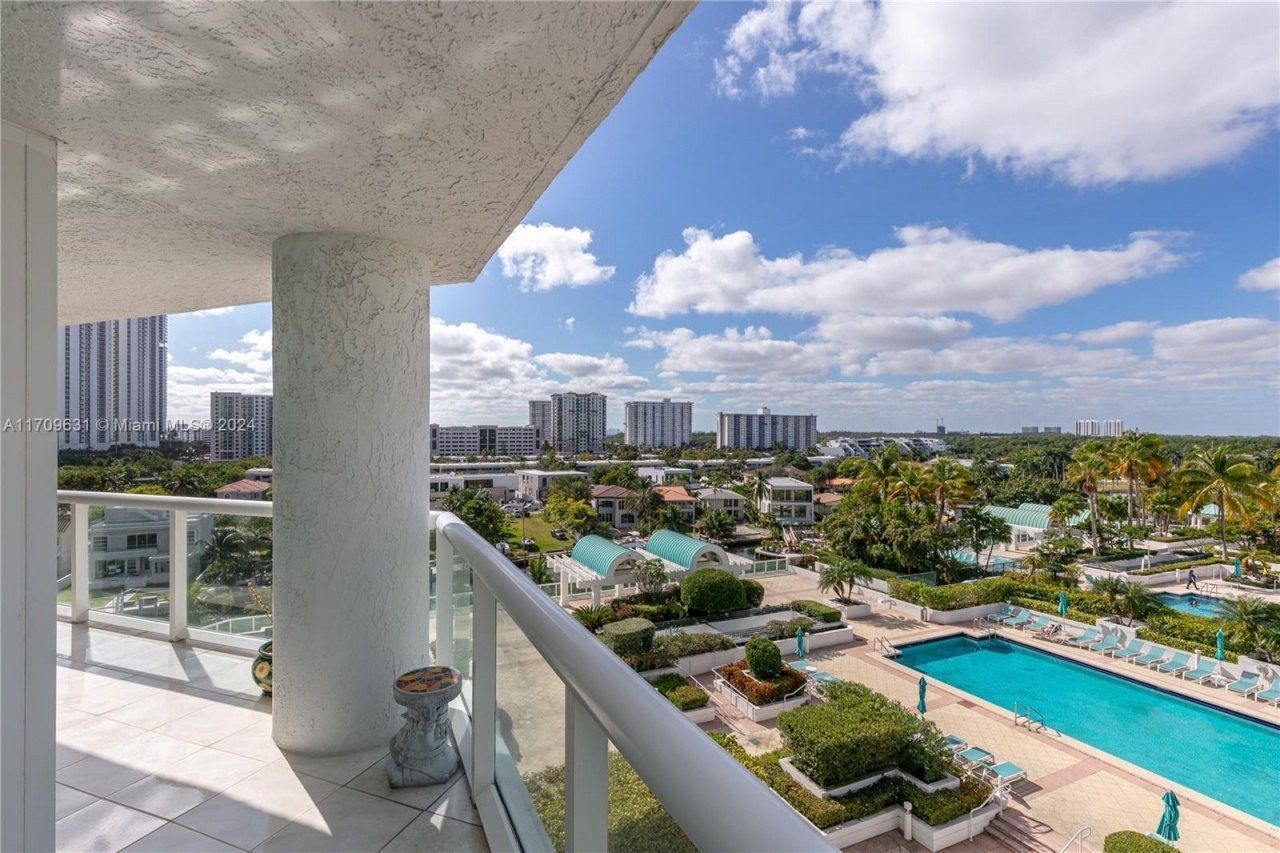 16400 Collins Ave, Unit 745, Sunny Isles Beach, FL 33160 Photo