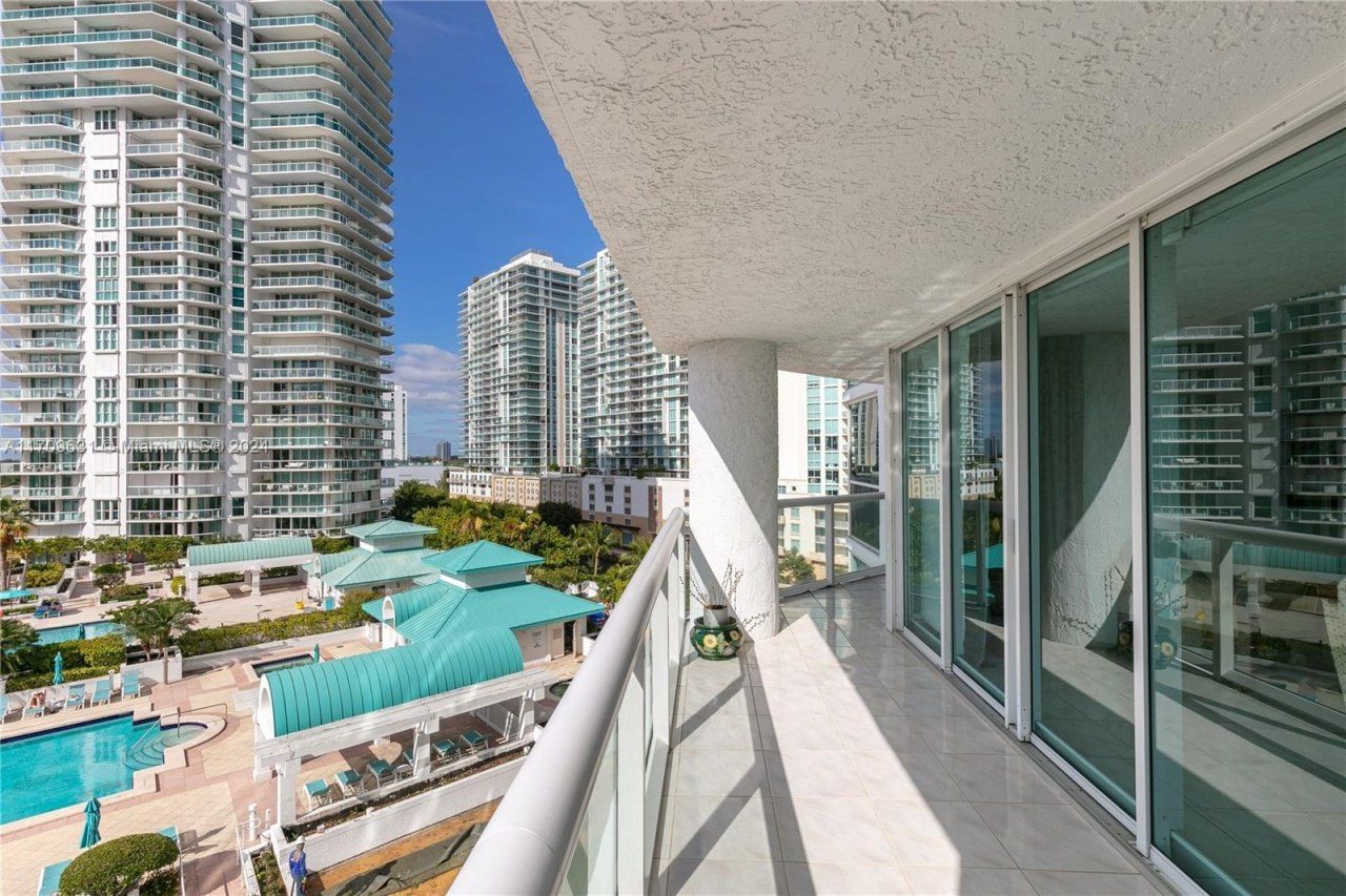 16400 Collins Ave, Unit 745, Sunny Isles Beach, FL 33160 Photo
