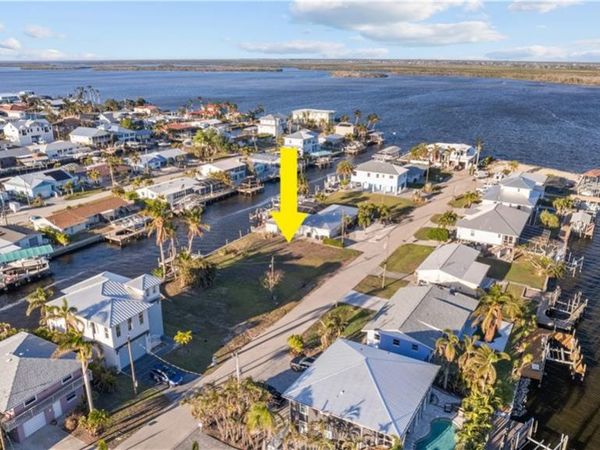 2656 Clyde ST, MATLACHA, FL 33993