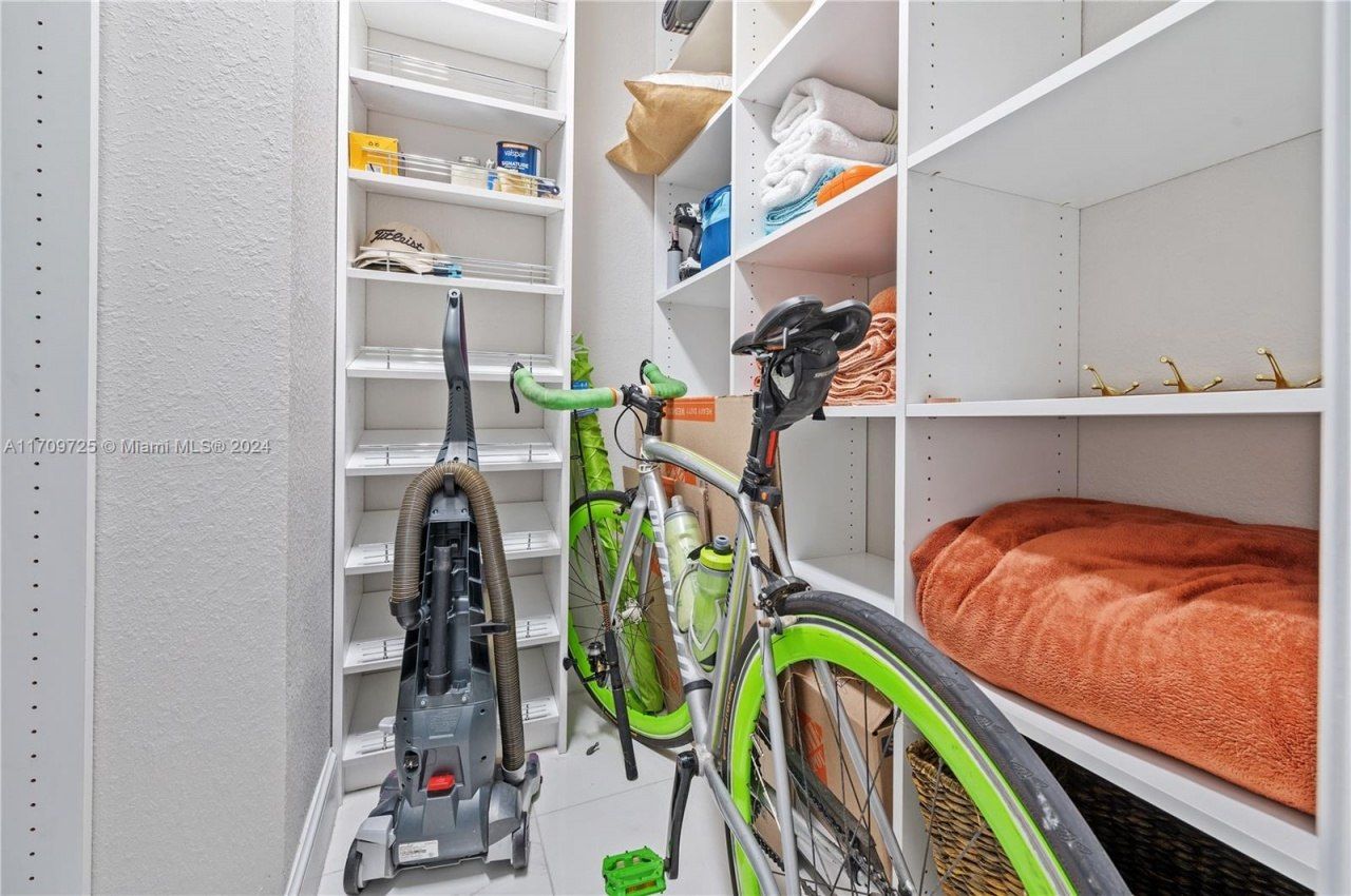 711 S Hollybrook Dr, Unit 109, Pembroke Pines, FL 33025 Photo