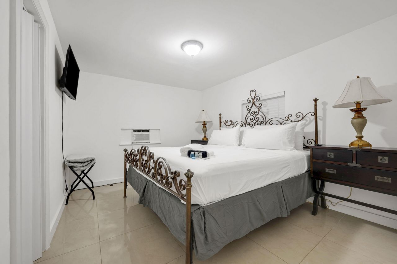 2365 NW 68th Street, Miami, FL 33147 Photo