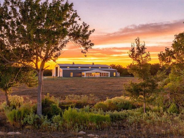 6417 County Road 240, Waelder, TX 78959