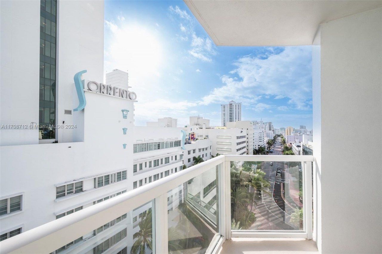 4401 Collins Ave, Unit 902, Miami Beach, FL 33140 Photo