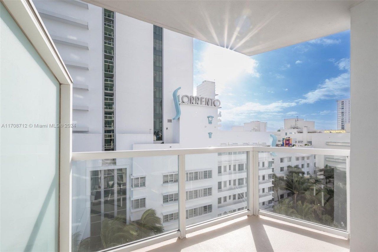 4401 Collins Ave, Unit 902, Miami Beach, FL 33140 Photo