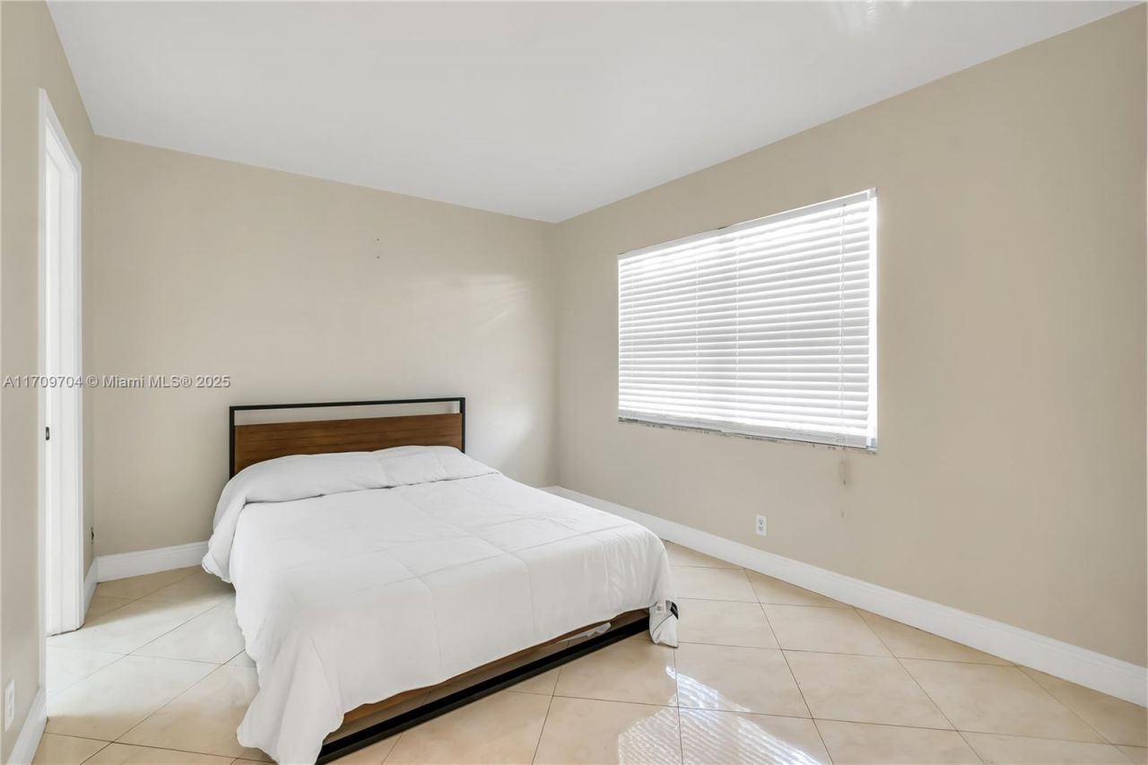 900 SW 125th Way, Unit 304R, Pembroke Pines, FL 33027 Photo