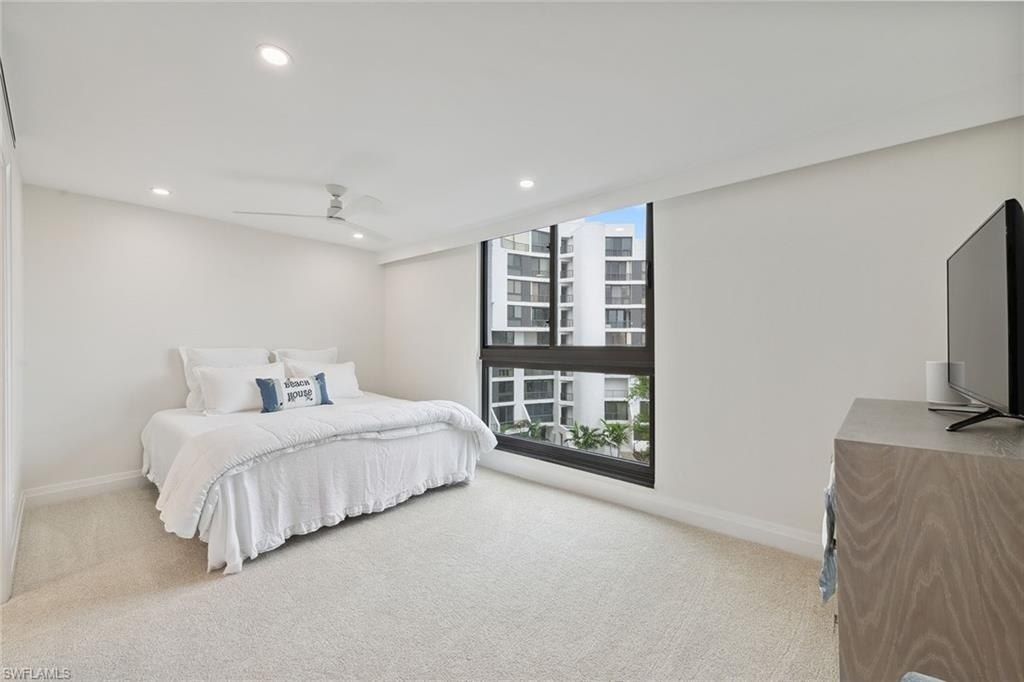 2318 Gulf Shore Blvd N, Unit 510, Naples, FL 34103 Photo