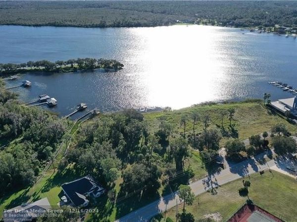 1040 Lake June Rd, Lake Placid, FL 33852