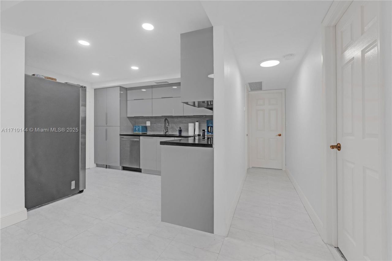 1600 S Ocean Dr, Unit 2F, Hollywood, FL 33019 Photo