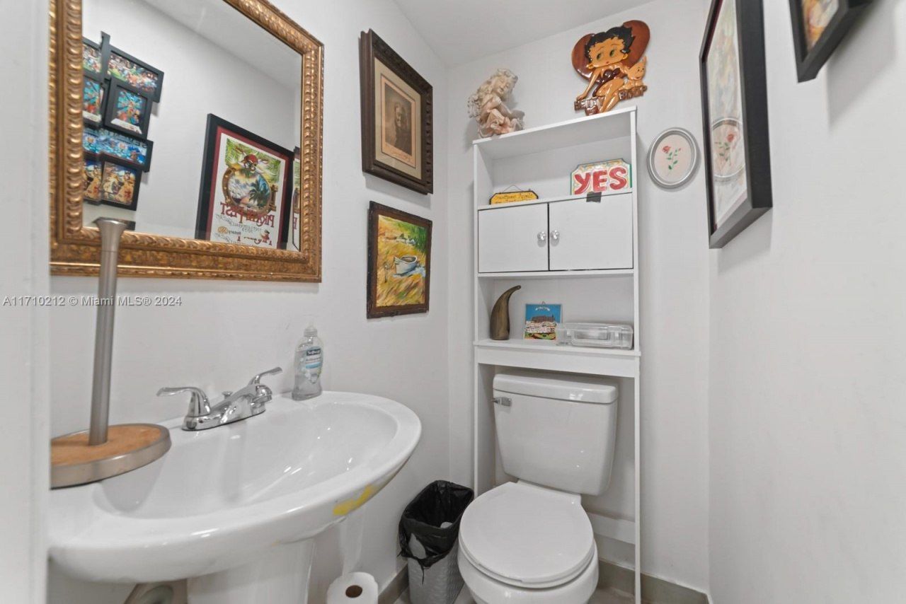 370 NE 44th St, Oakland Park, FL 33334 Photo